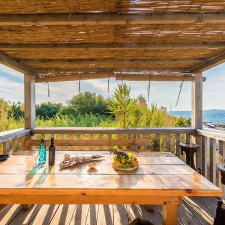 Moderne In Privlaka Mit Terrasse Und Garten * Привлака